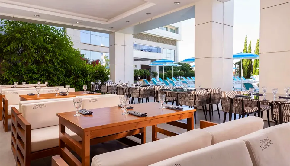 هتل رادیسون بلو ریزورت اند کنگرس سنتر